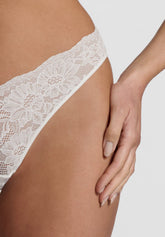 Slip Brasiliano in Pizzo Elasticizzato 493 Belseno Essere - Seta - Seta | Lepel