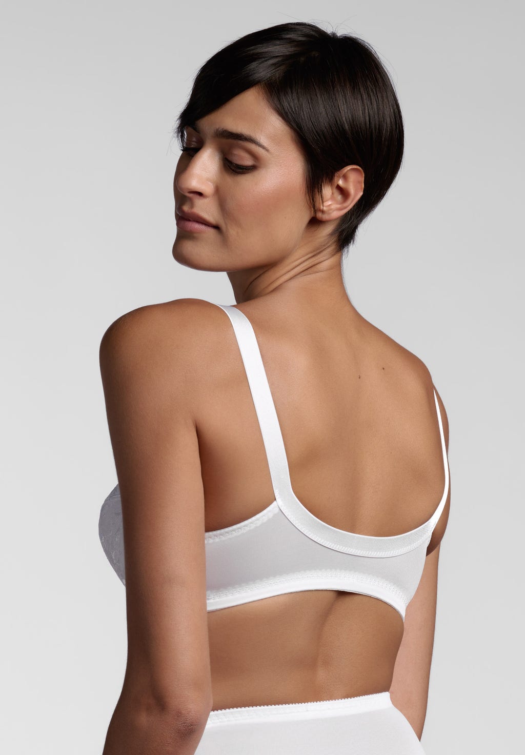 Adele Classic wireless bra with front opening